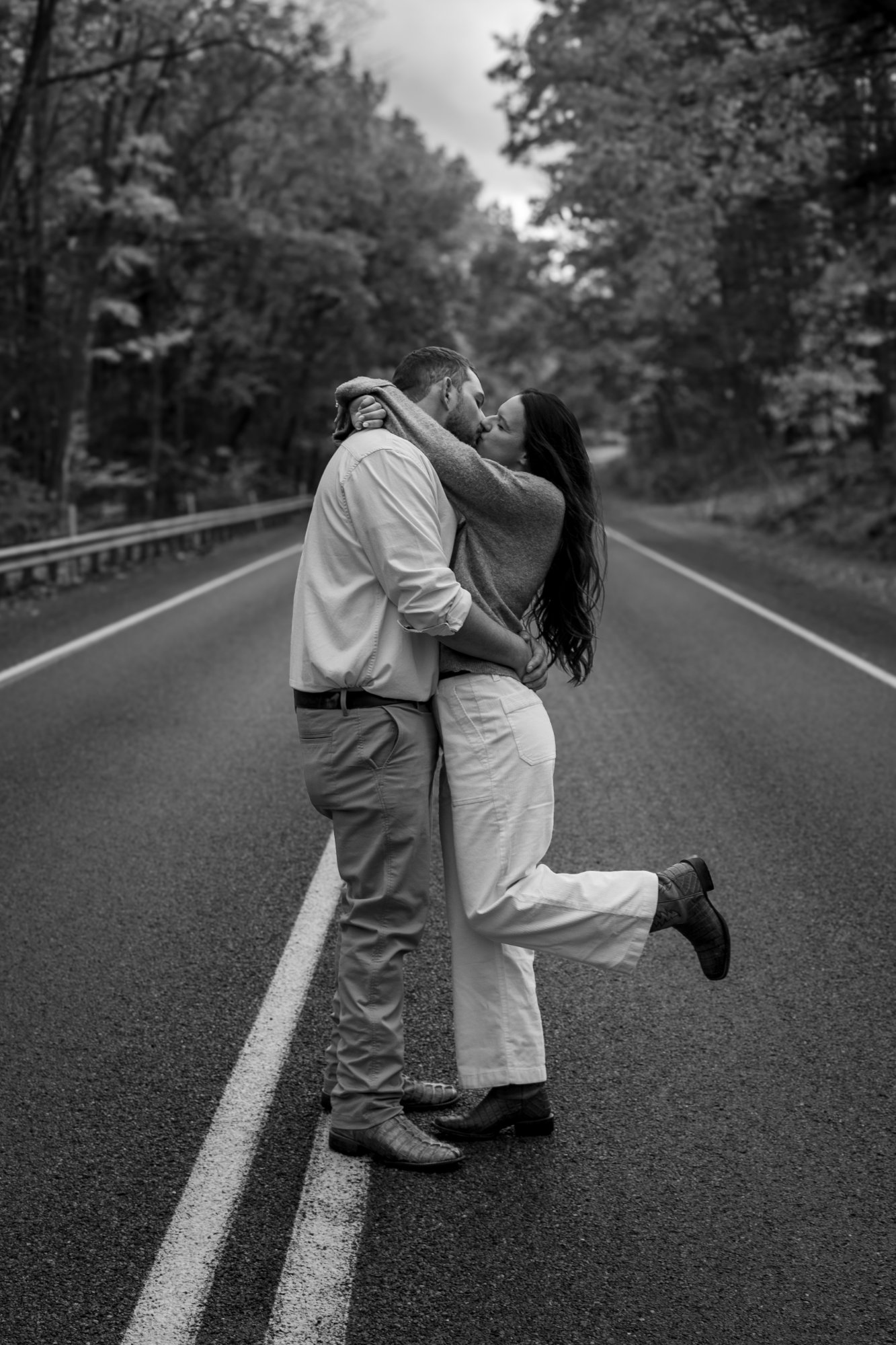 Road kiss B&W